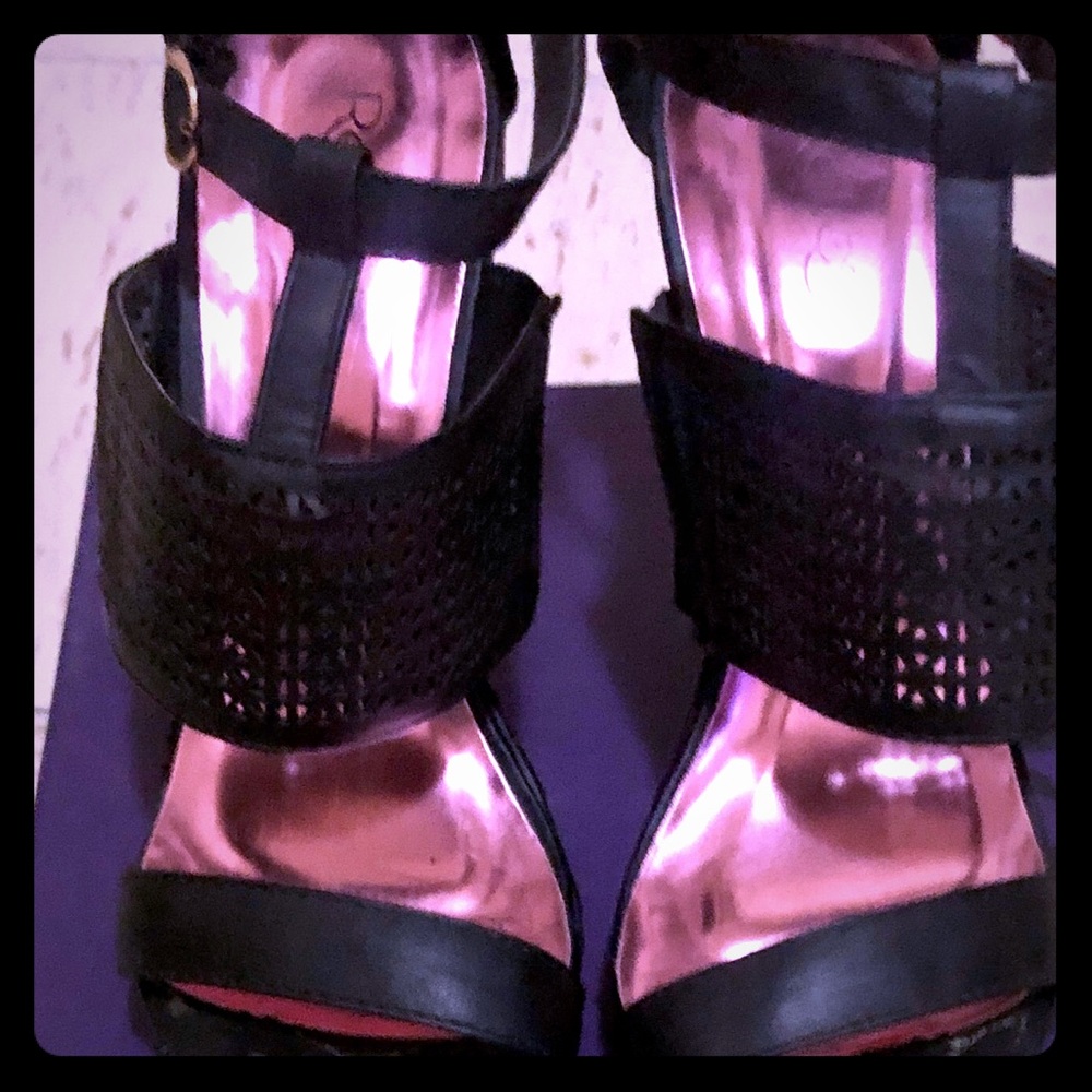 Free wedges with purchase of a bundle